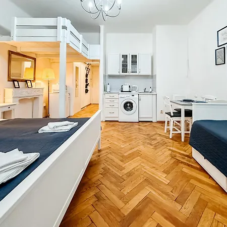 Elso Center * Praga
